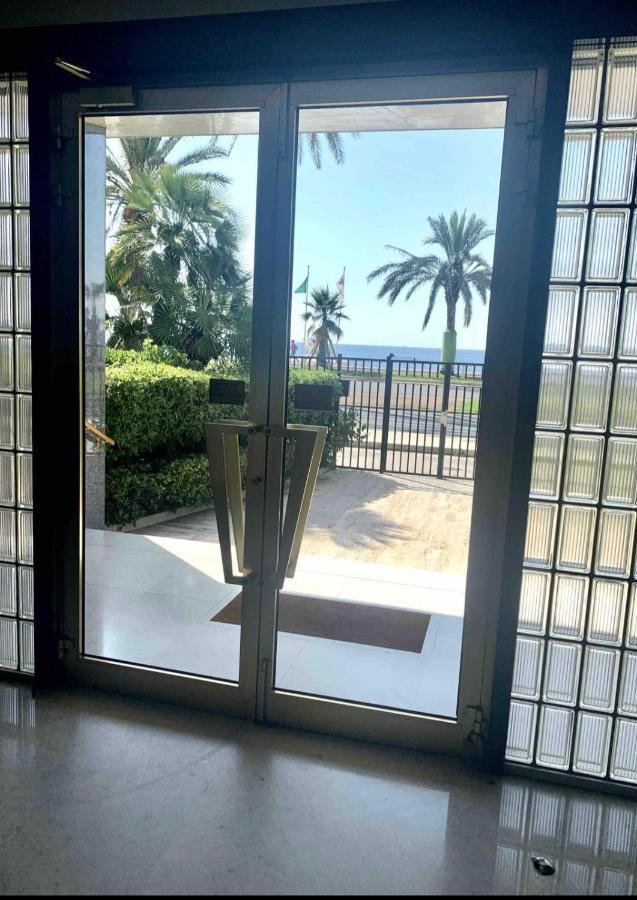 Appartement Front De Mer - Promenade Des Anglais Niza Exterior foto